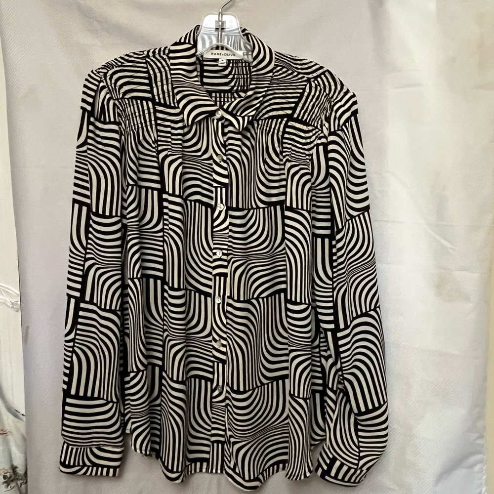 Rose and Olive Black and White Patterned Womens Shirt. Long-sleeve lightweight M